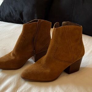 Tan suede boots Aldo brand  size 8.5